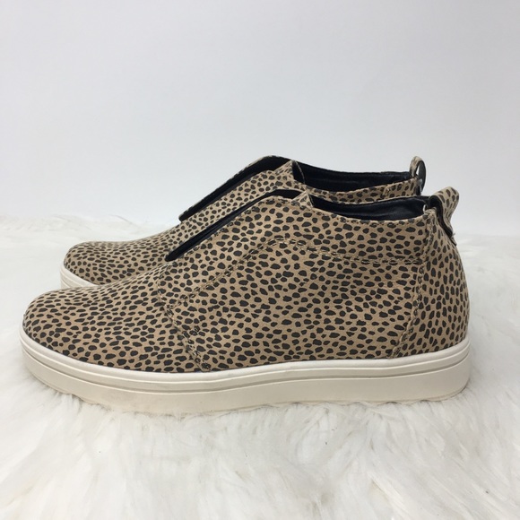 universal thread leopard sneakers